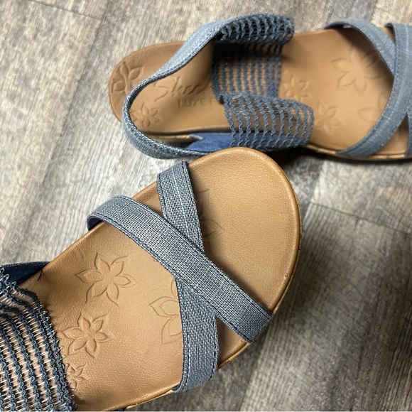 Skechers Luxe Foam Women's Blue Wedge Sandals - Picture 10 of 12